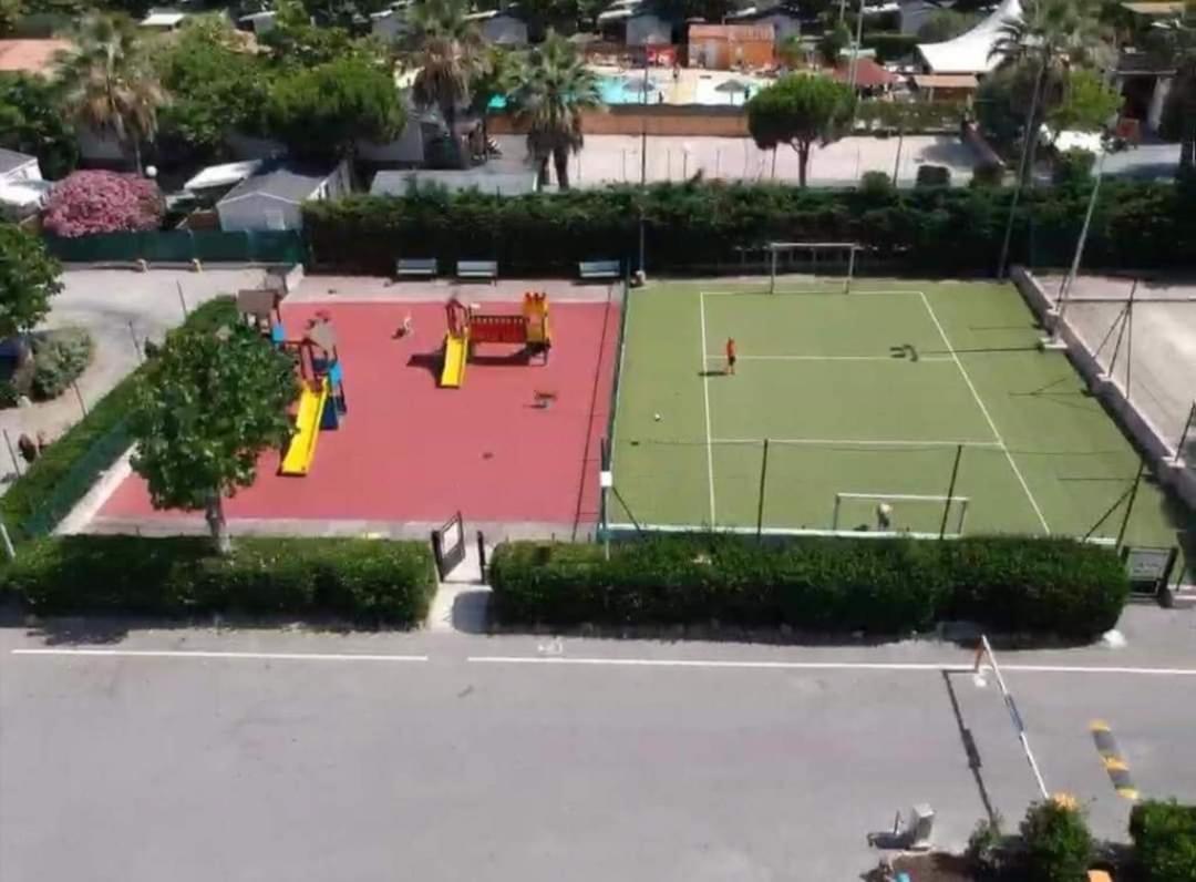 Vacances Familiales Dans Camping Avec Piscine Frejus Exterior photo